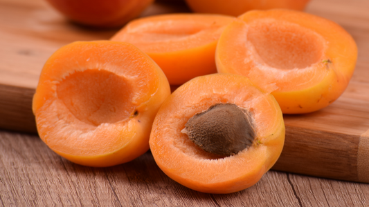 La Poudre de Noyau d'Abricot : Exfoliante, tonifiante et lissante